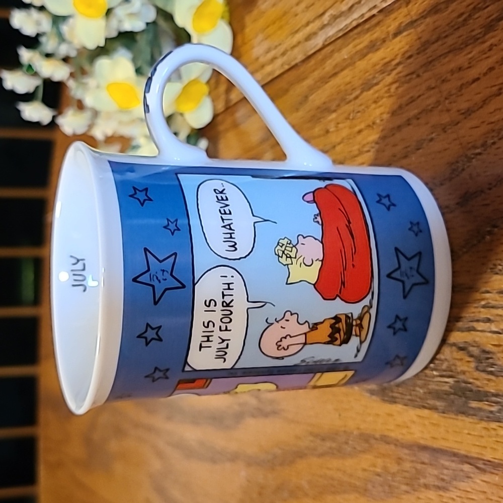Danbury Mint Peanuts Porcelain Calendar Mug - July